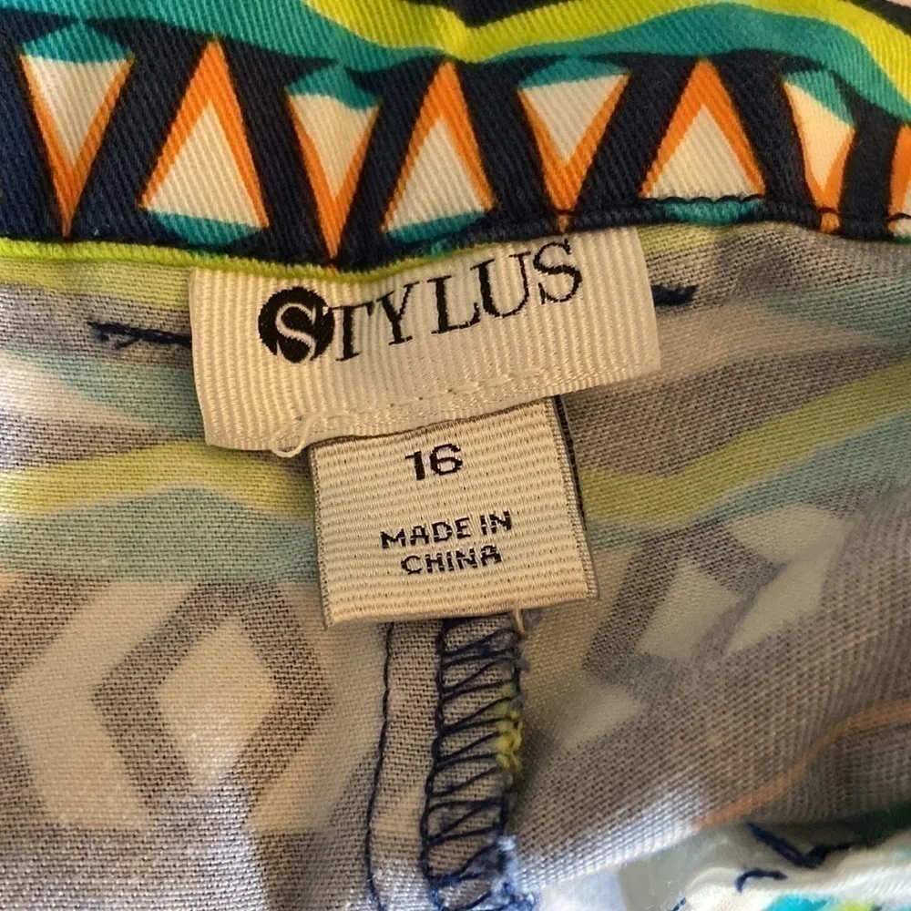 STYLUS Vibrant Aztec Print Shorts